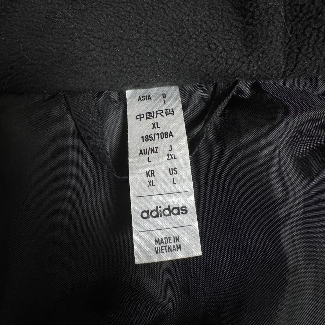 아디다스 티로 스타디움 패딩 파카 XL 사이즈 블랙 상품이미지3