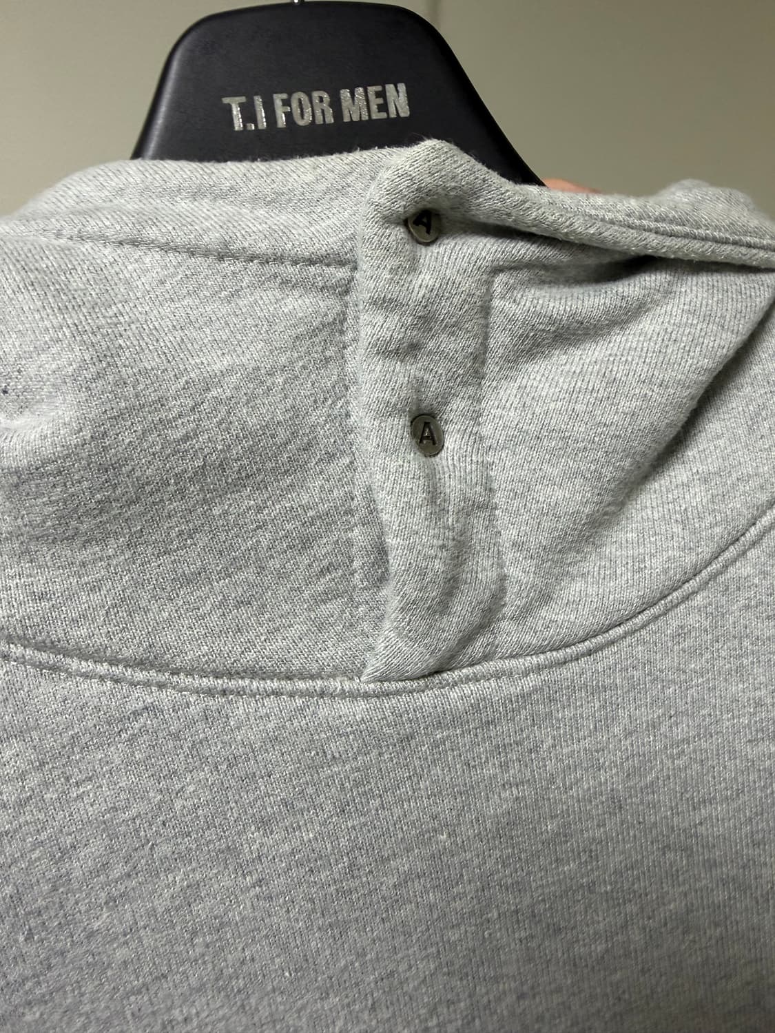 아더에러 후드티 상품이미지3