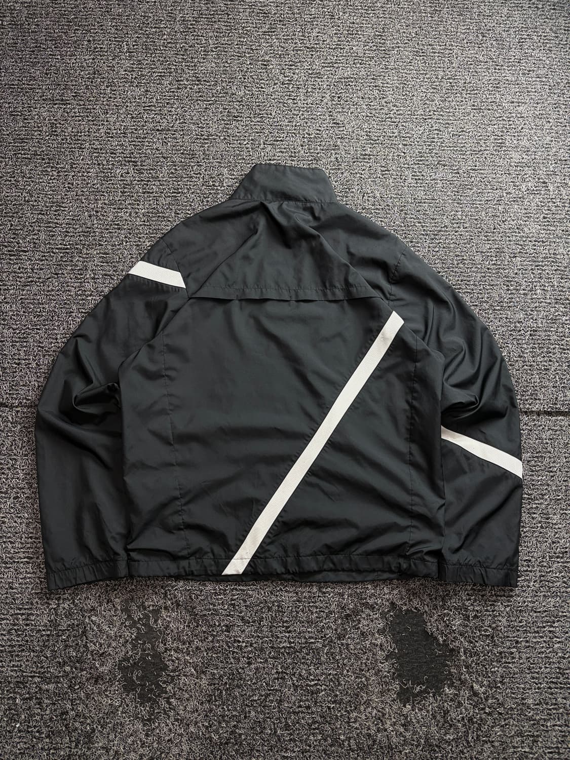 나이키 사선라인 디테일 에슬레틱 바람막이 3290 상품이미지5