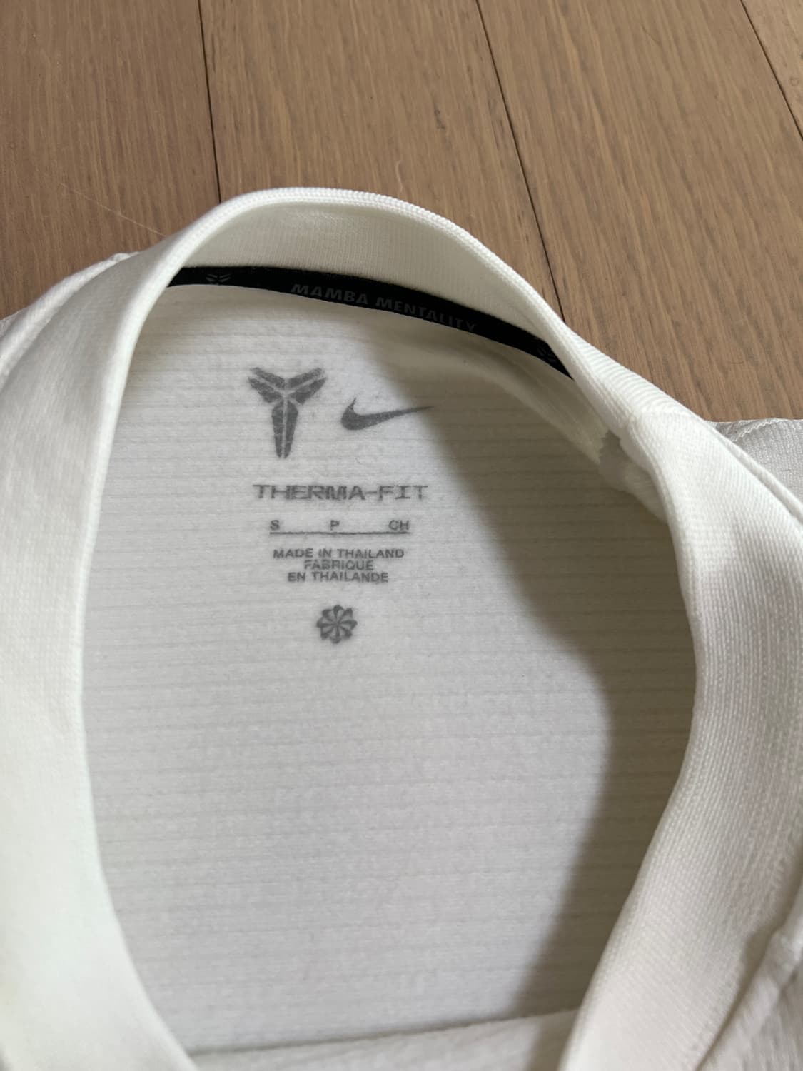 Nike Kobe Bryant Therma-FIT Dragon Crewn 상품이미지3