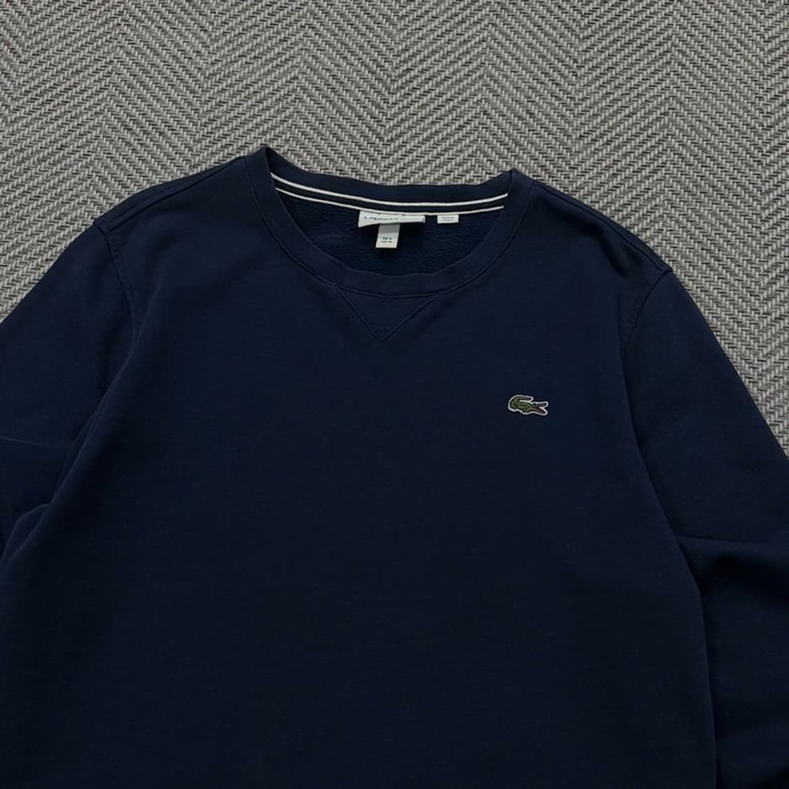 라코스테 베이직 로고 맨투맨 v2775 상품이미지3