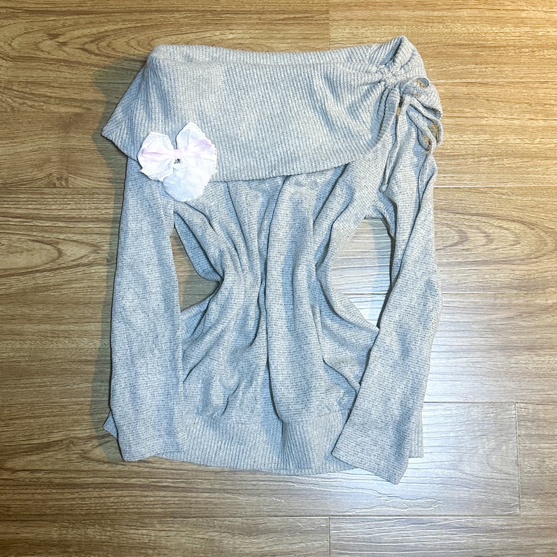 빈티지 쿠키앤크림 오프숄더 티셔츠 핀터깔 히메갸루 라떼 로걀 핀터깔 상품이미지2