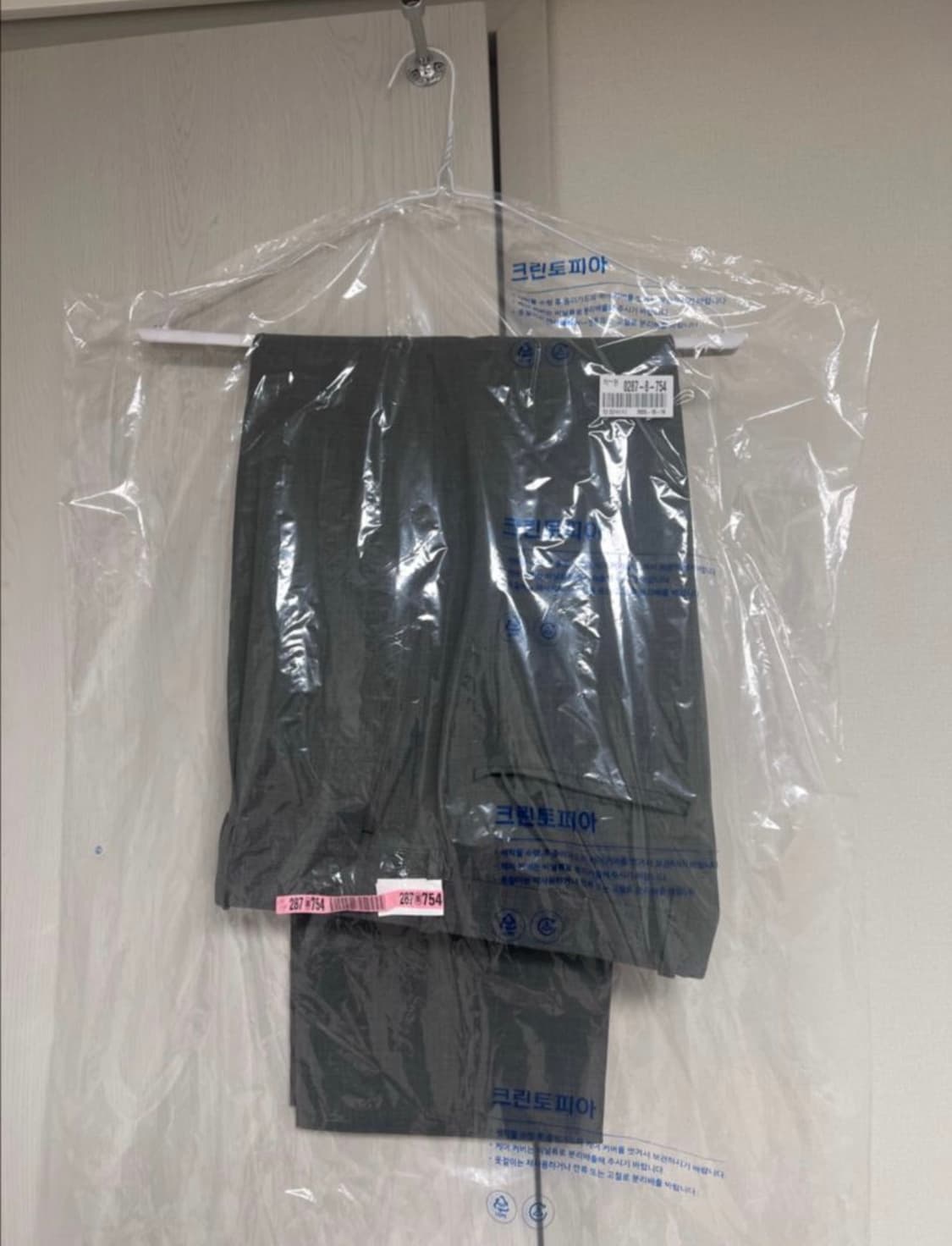 띠어리 뉴테일러 차콜 셋업 수트 정장 세트 40,31 상품이미지4