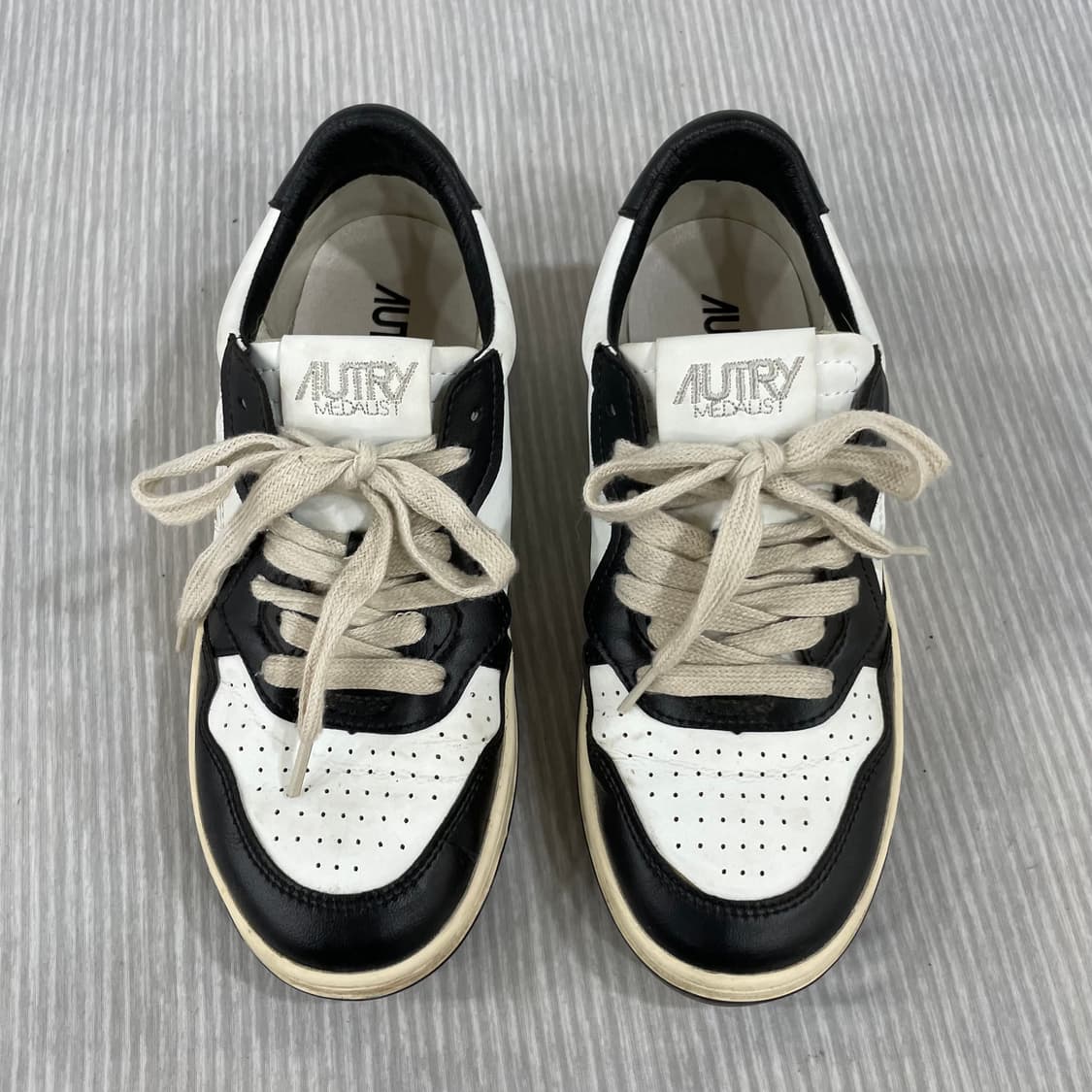 846) Autry 오트리 메달리스트 로우 레더 스니커즈 EU38 상품이미지2