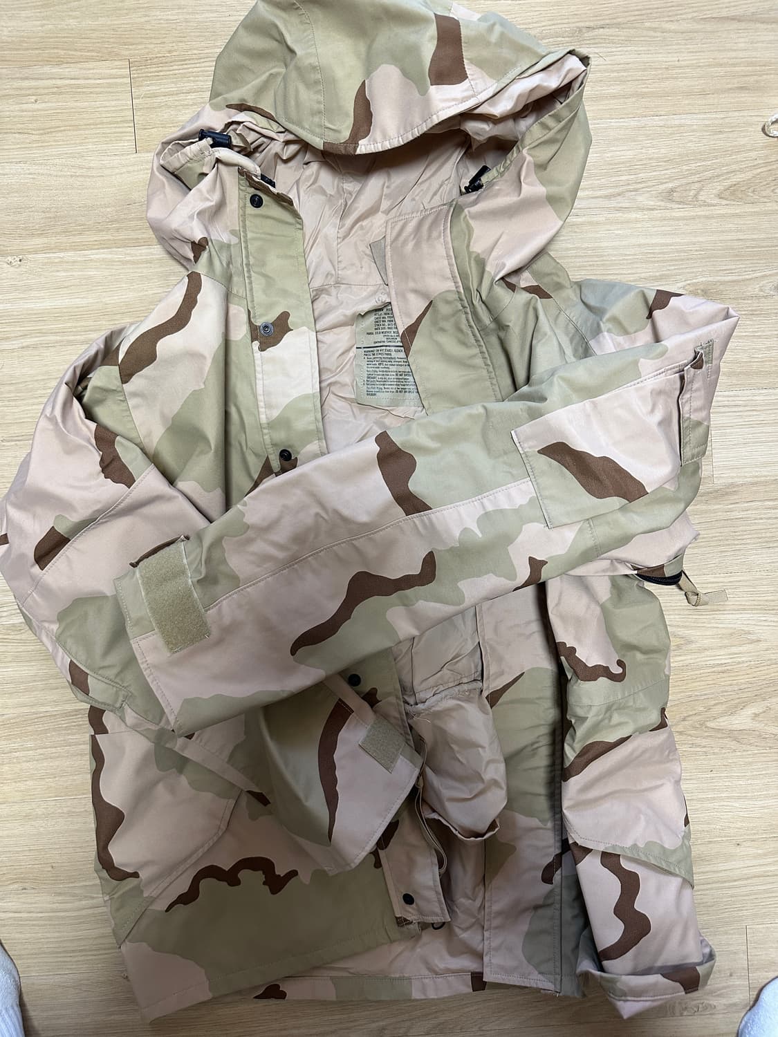 미군 ECWCS 2세대 고어텍스 파카 데저트카모 M-R 상품이미지2