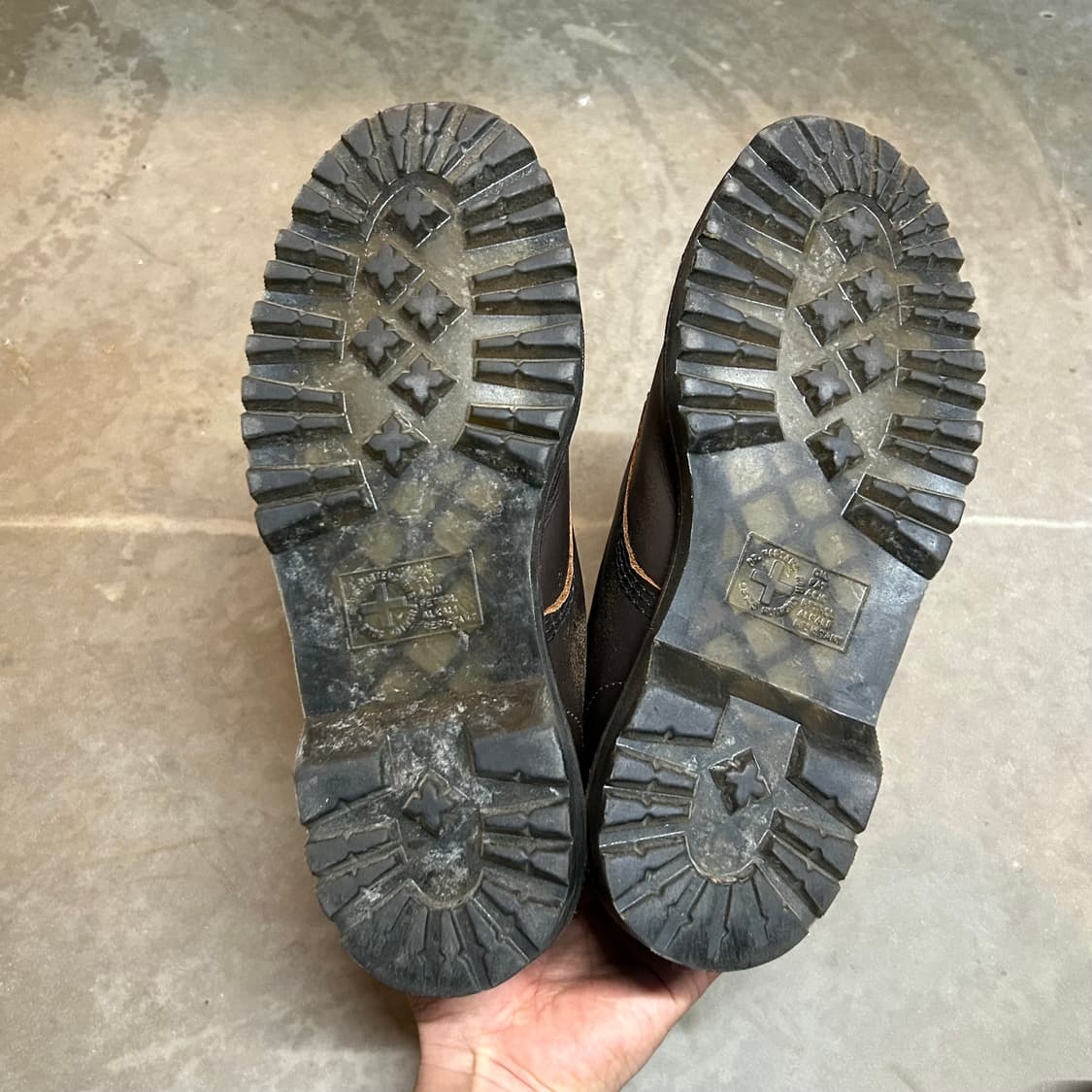 270) 닥터마틴 파스칼 8홀 브라운 부츠 상품이미지8