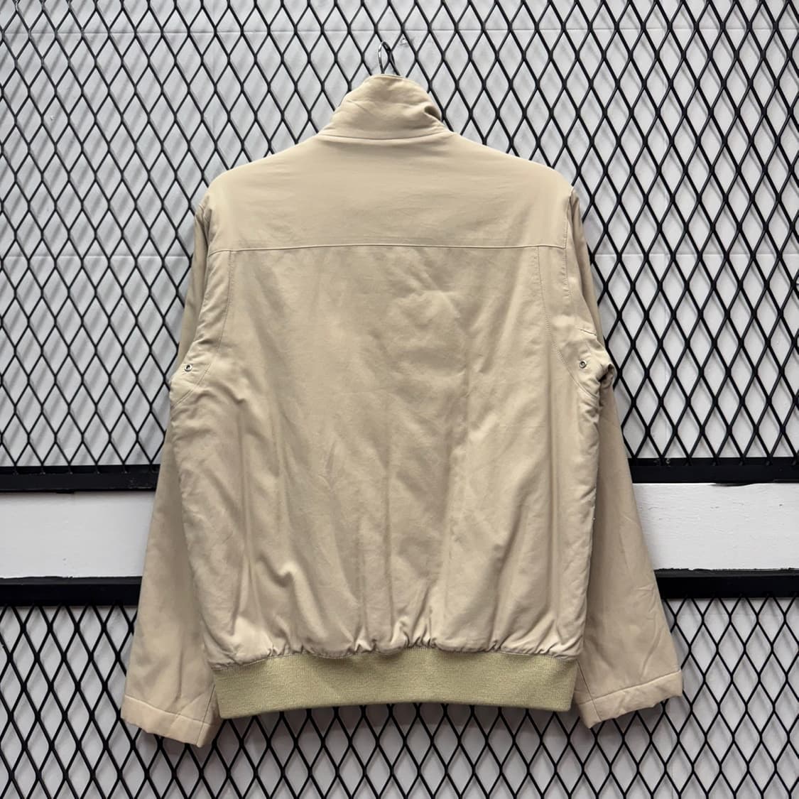 라코스테 헤리티지 나일론 자켓 투포켓 디테일 하이넥 베이지 상품이미지2