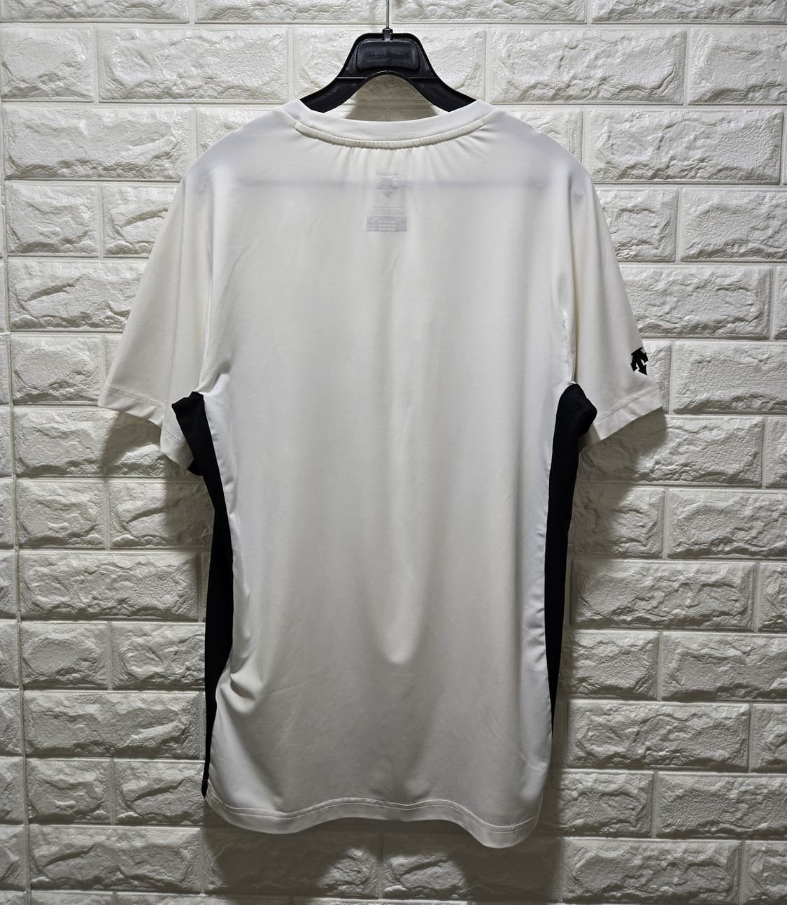 데상트 기능성 반팔티 100 상품이미지7