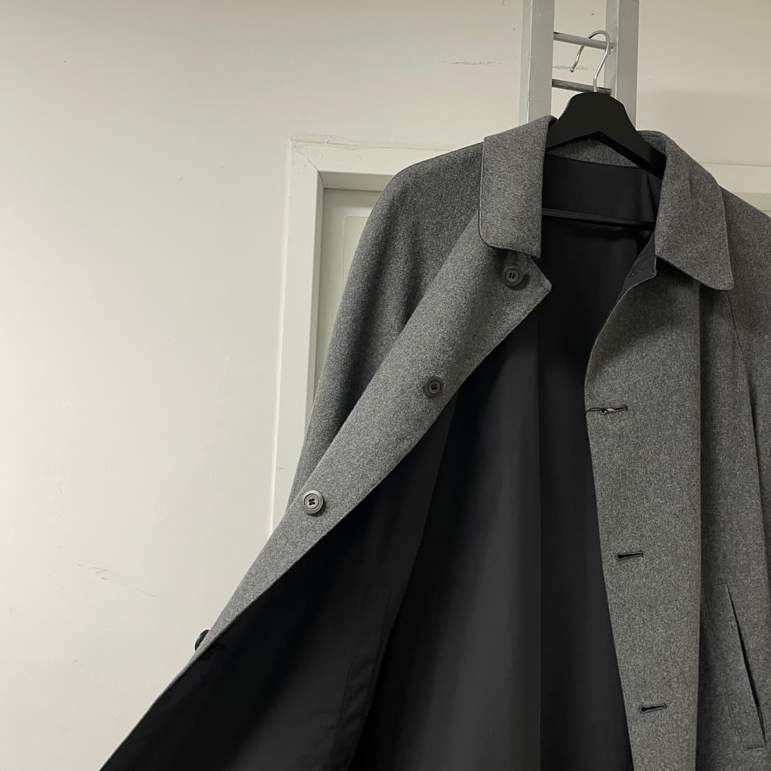 안나마리아 블랙/그레이 리버시블 코트 42(W) 상품이미지5