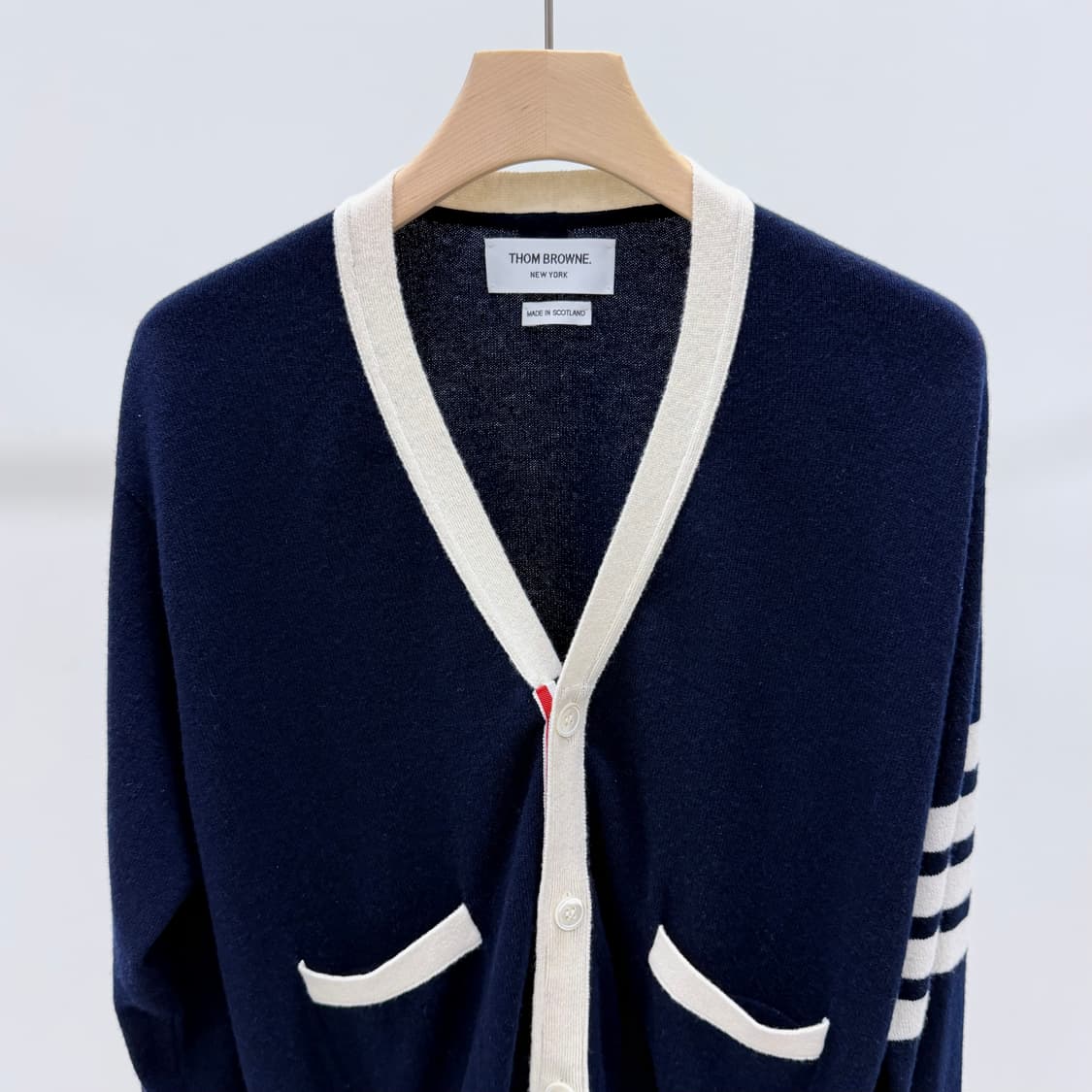 [S+급/3] 톰브라운 사선완장 캐시미어 가디건 상품이미지3