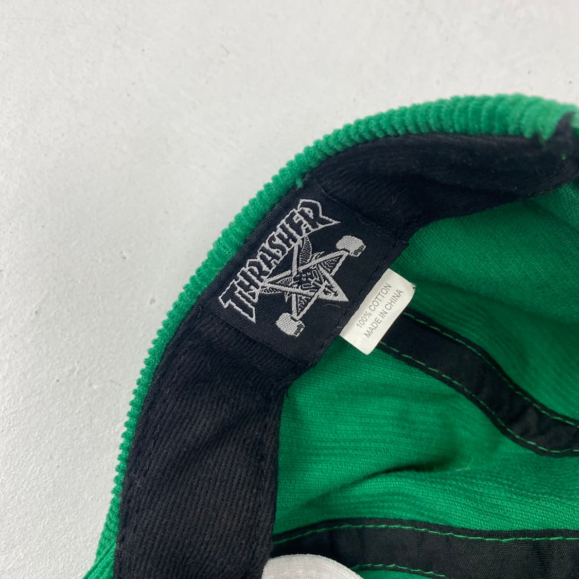 트래셔 자수 스펠아웃 빅로고 그린 코듀로이 트러커 캡 상품이미지6