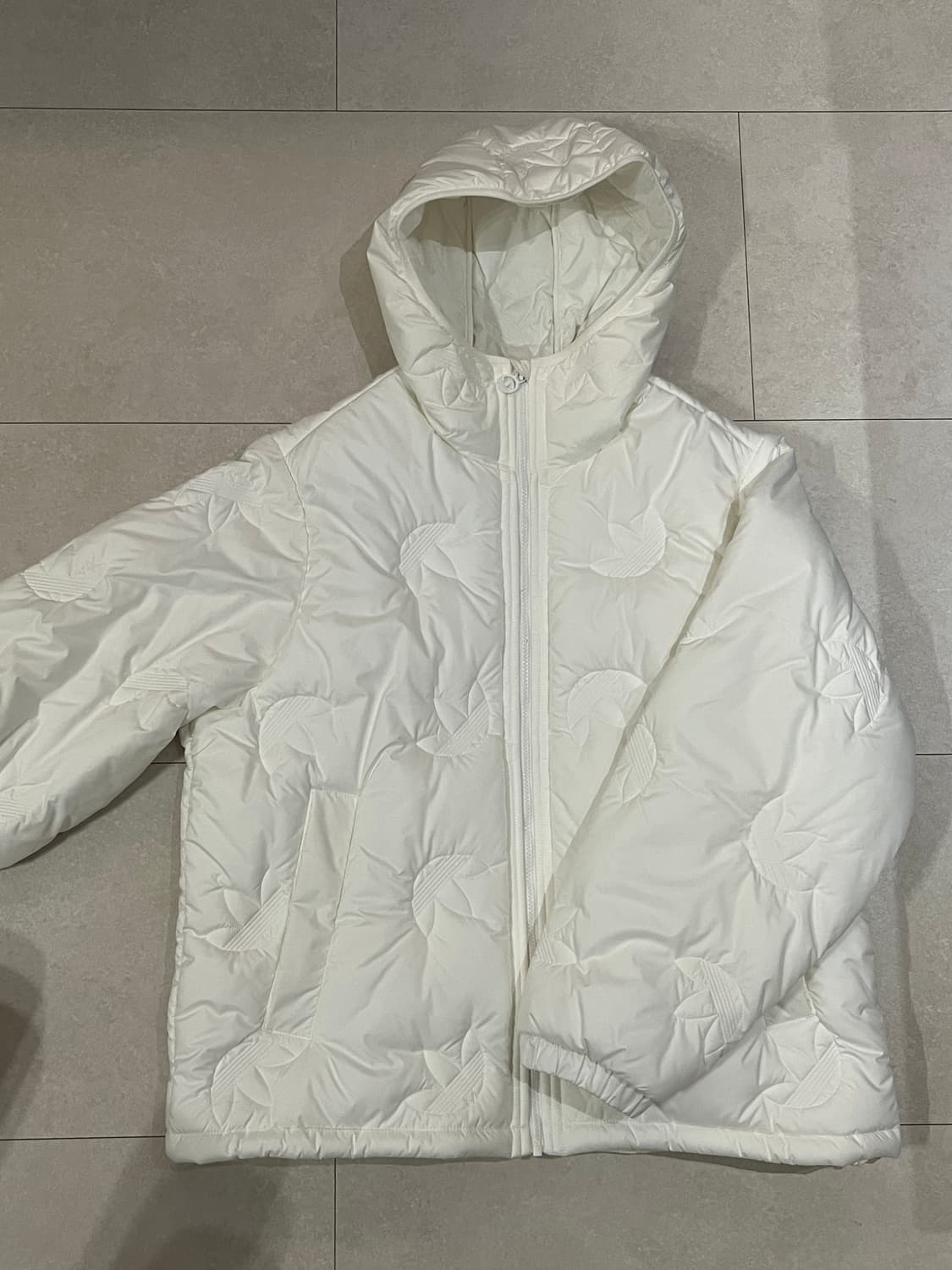 아디다스 트레포일 후드 패딩 상품이미지1