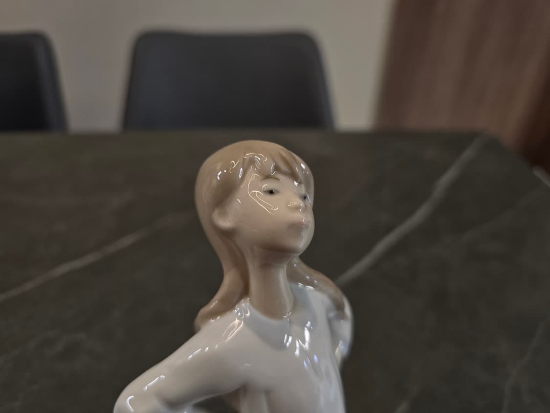 스페인 야드로 일어나는 소녀 상품이미지5