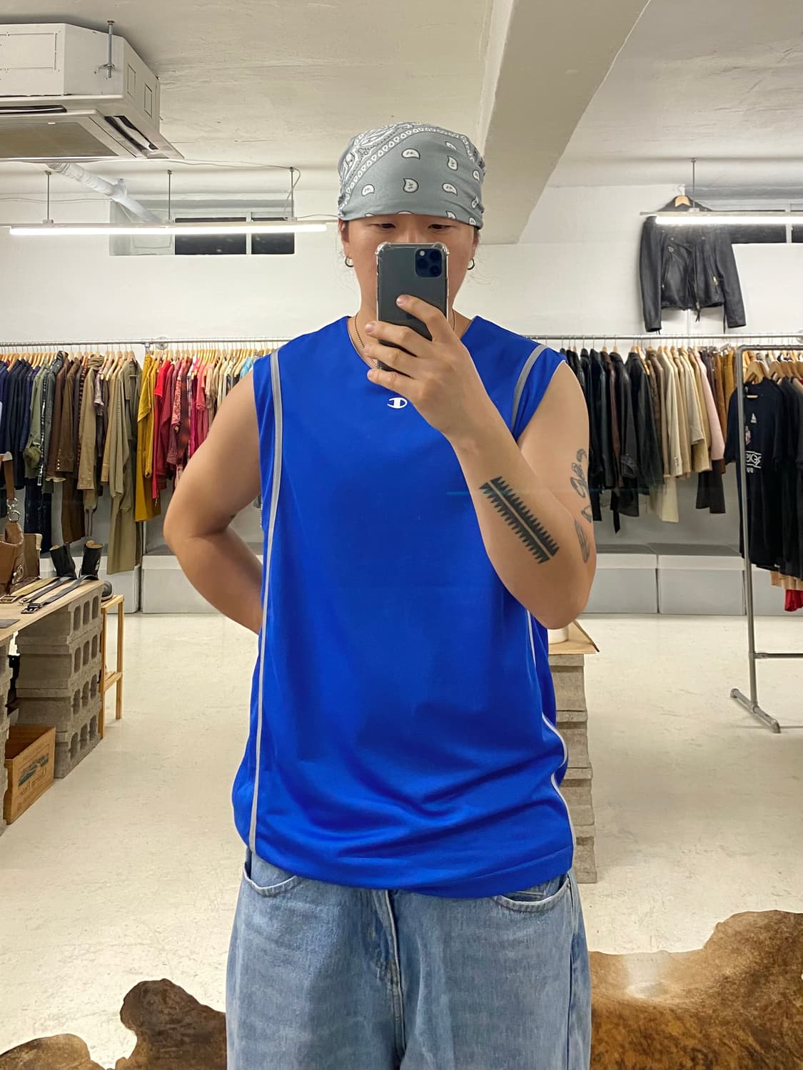 샵 세일중🔥 챔피온 리버시블 슬리브리스 상품이미지1