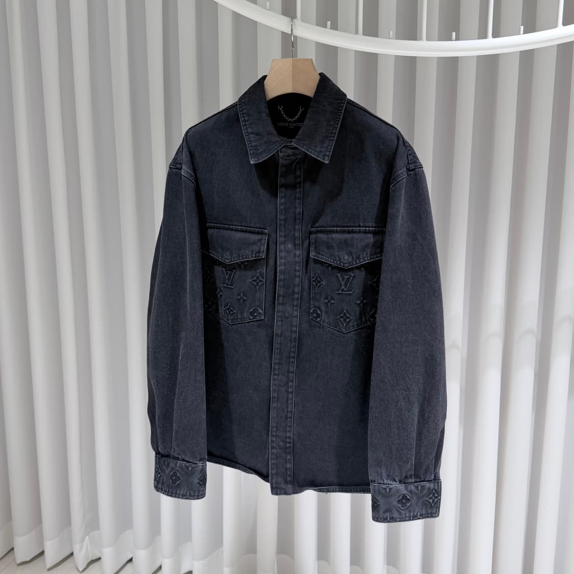 (S+급 / S) / 루이비통 모노그램 데님 워크웨어 블랙 셔츠 자켓 상품이미지2