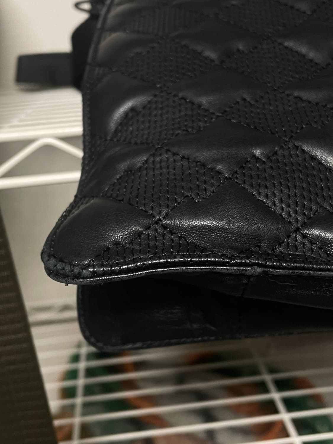 아더에러 테닛 플랫 토트백 느와르 블랙 퀼팅 카드지갑키체인포함 브레이드 상품이미지9