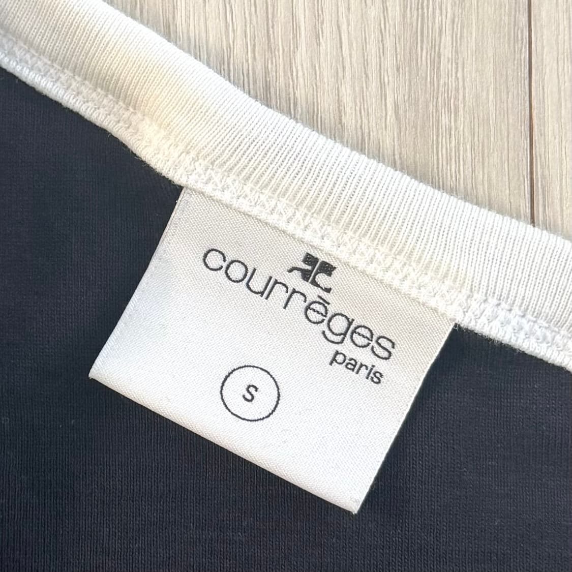 (s) 꾸레쥬 콘트라스트 원숄더 반팔 상품이미지2