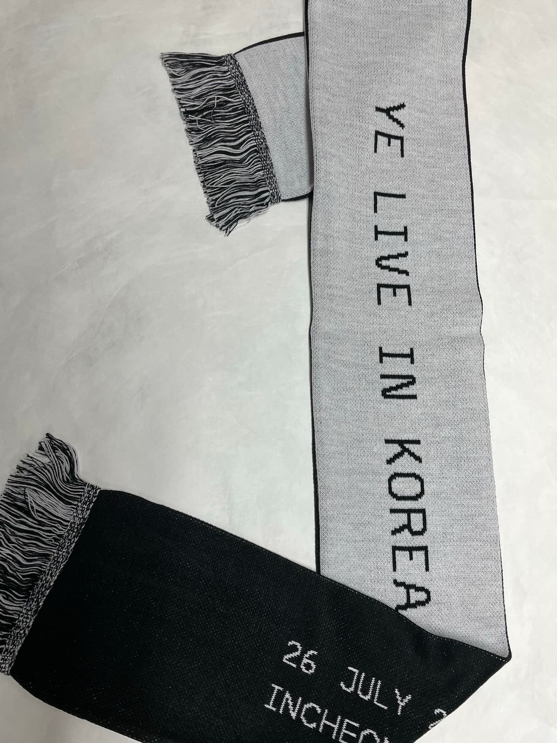 [미개봉] 칸예 머플러 ye live in korea /vip 전용 굿즈 상품이미지3