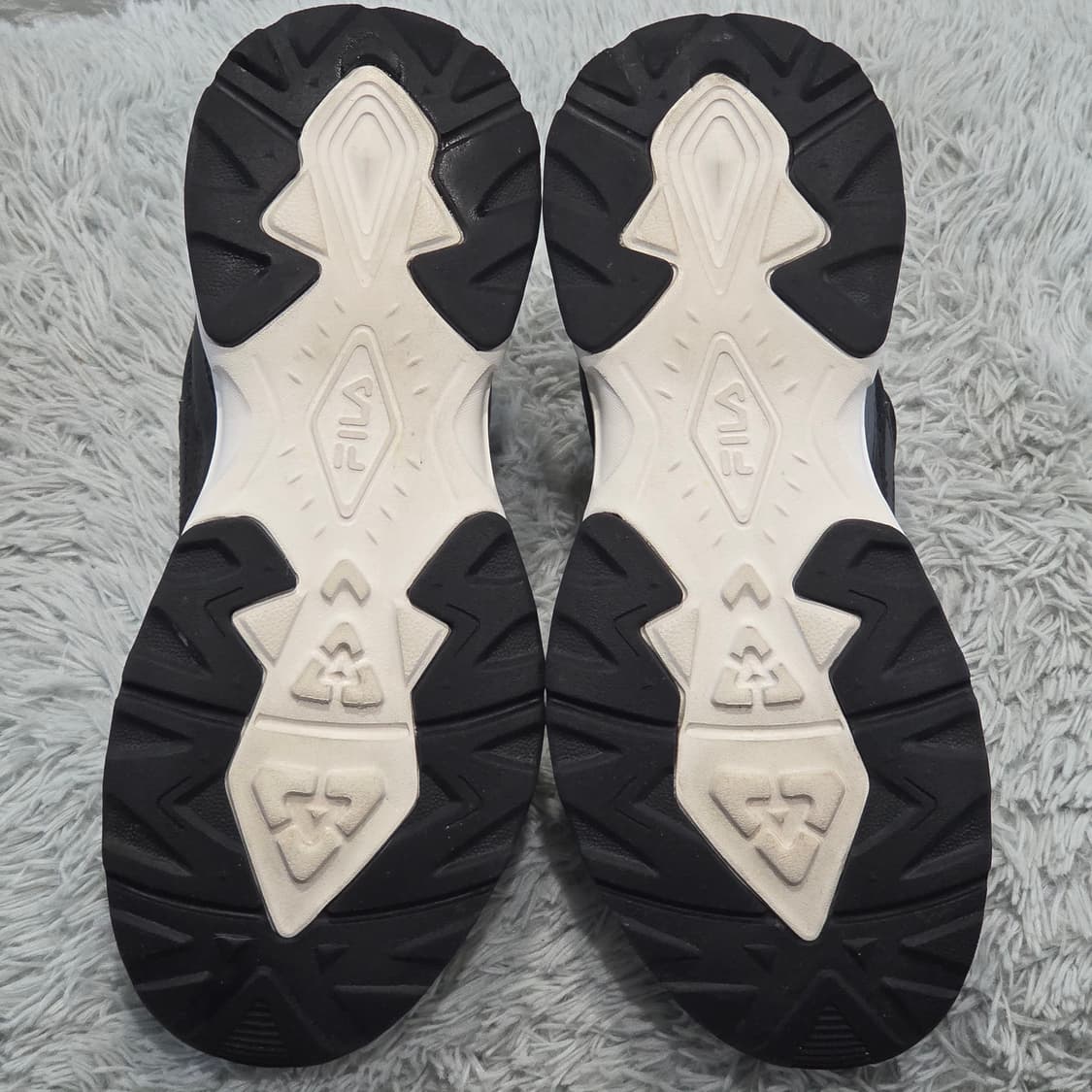 6q-27:휠라 레이 트레이서 블랙 화이트 (25cm) 상품이미지9