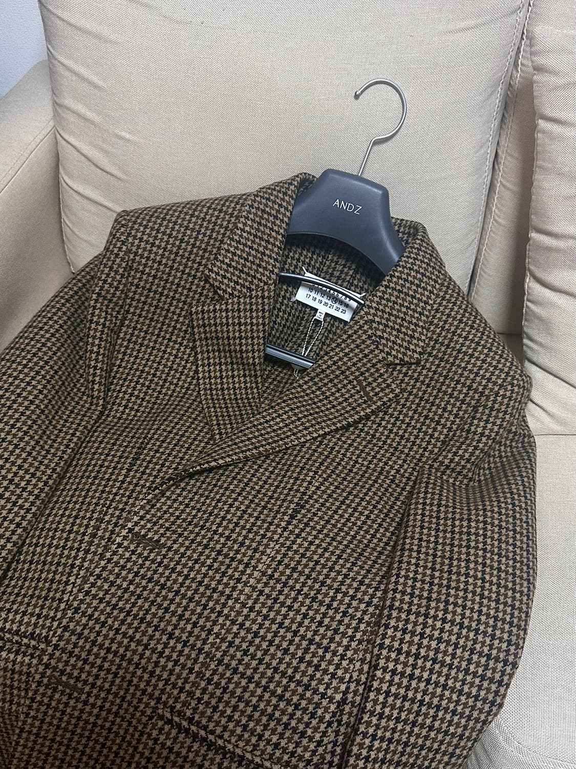 마르지엘라 시그니처 자수 하운드투스 체크 카멜 브라운 블레이져 자켓 상품이미지2