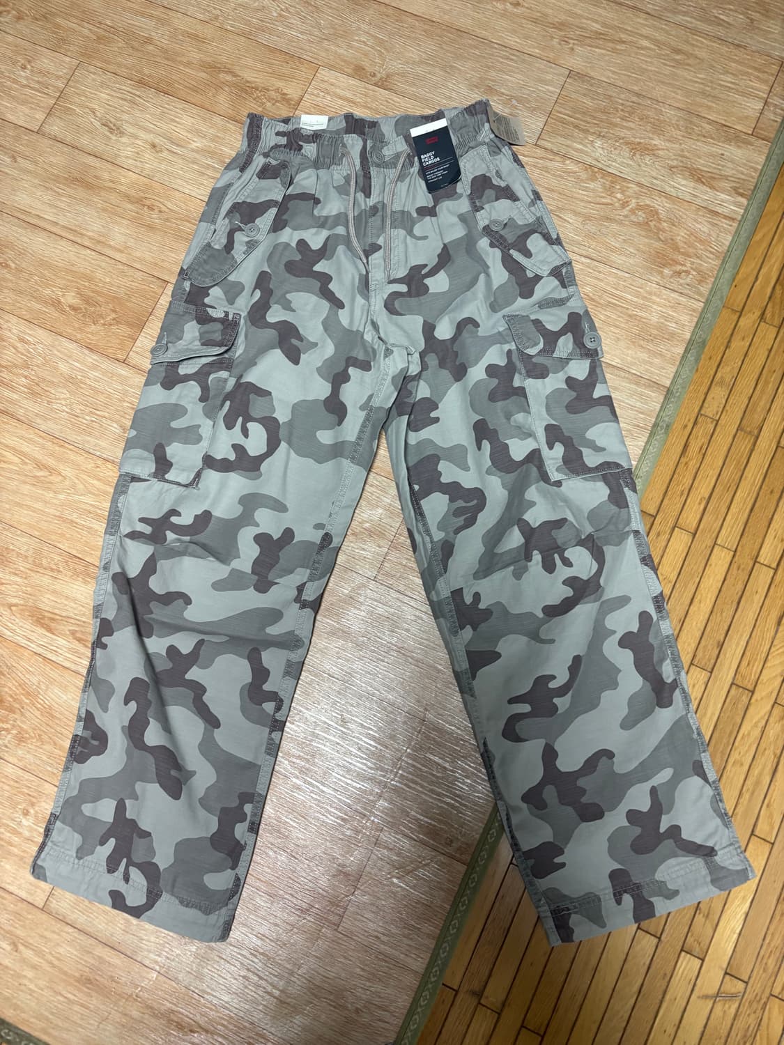 리바이스 카고팬츠 30사이즈 판매합니다 상품이미지1