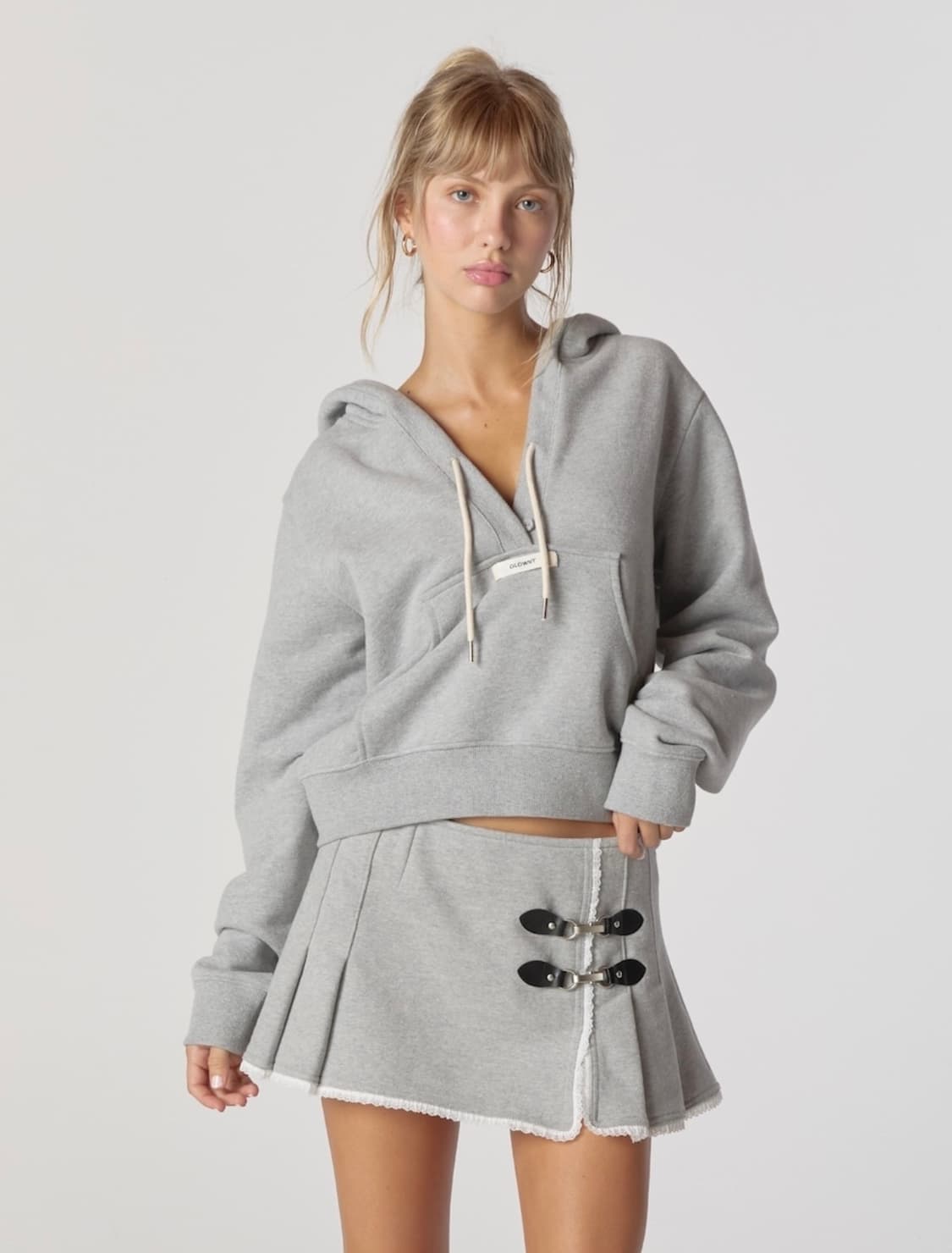 Glowny 글로니 ciao V cut hoodie gray 상품이미지1