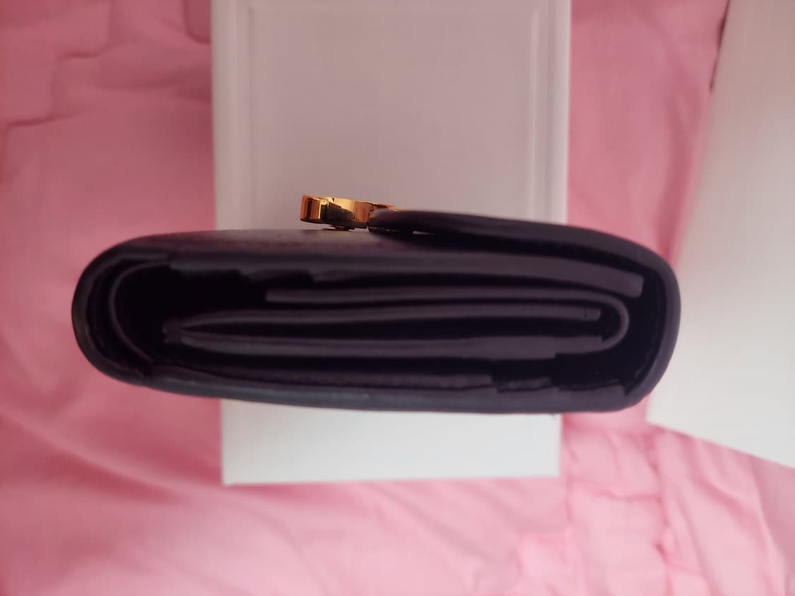 정품)급처상태좋음!셀린느 트리옹프 반지갑 공홈가 97만원 플랩 지갑 상품이미지7