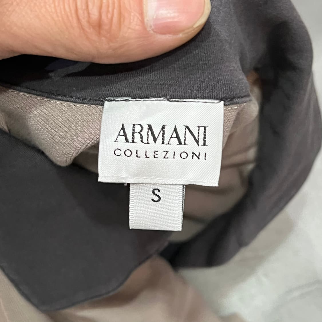  아르마니 꼴레지오니 로고 하프 카라티 y16231 상품이미지6