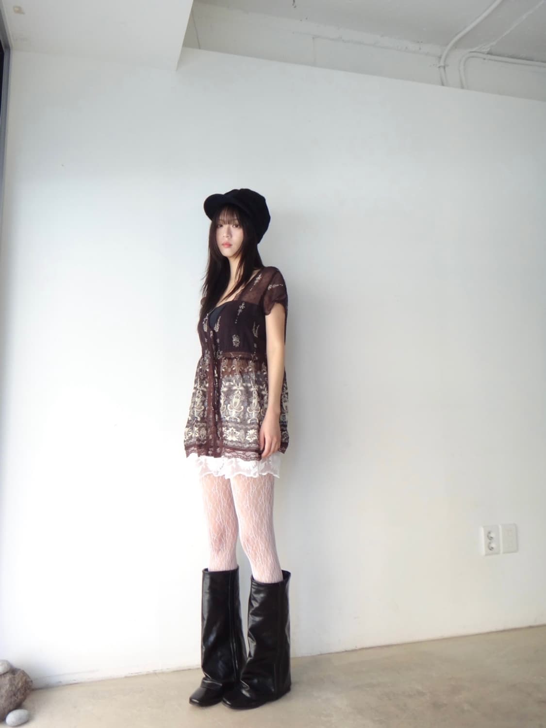 Sheer jacquard mini pants / white 상품이미지5