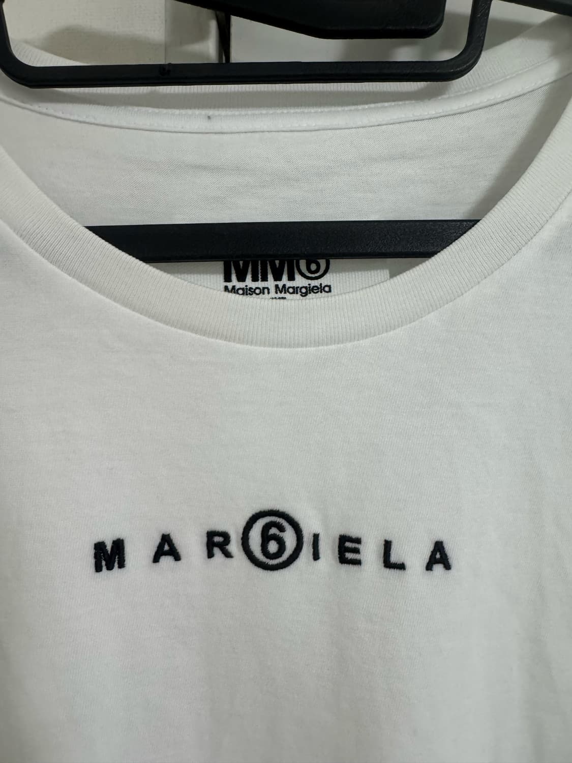 메종마르지엘라 MM6  크롭 반팔티 상품이미지3