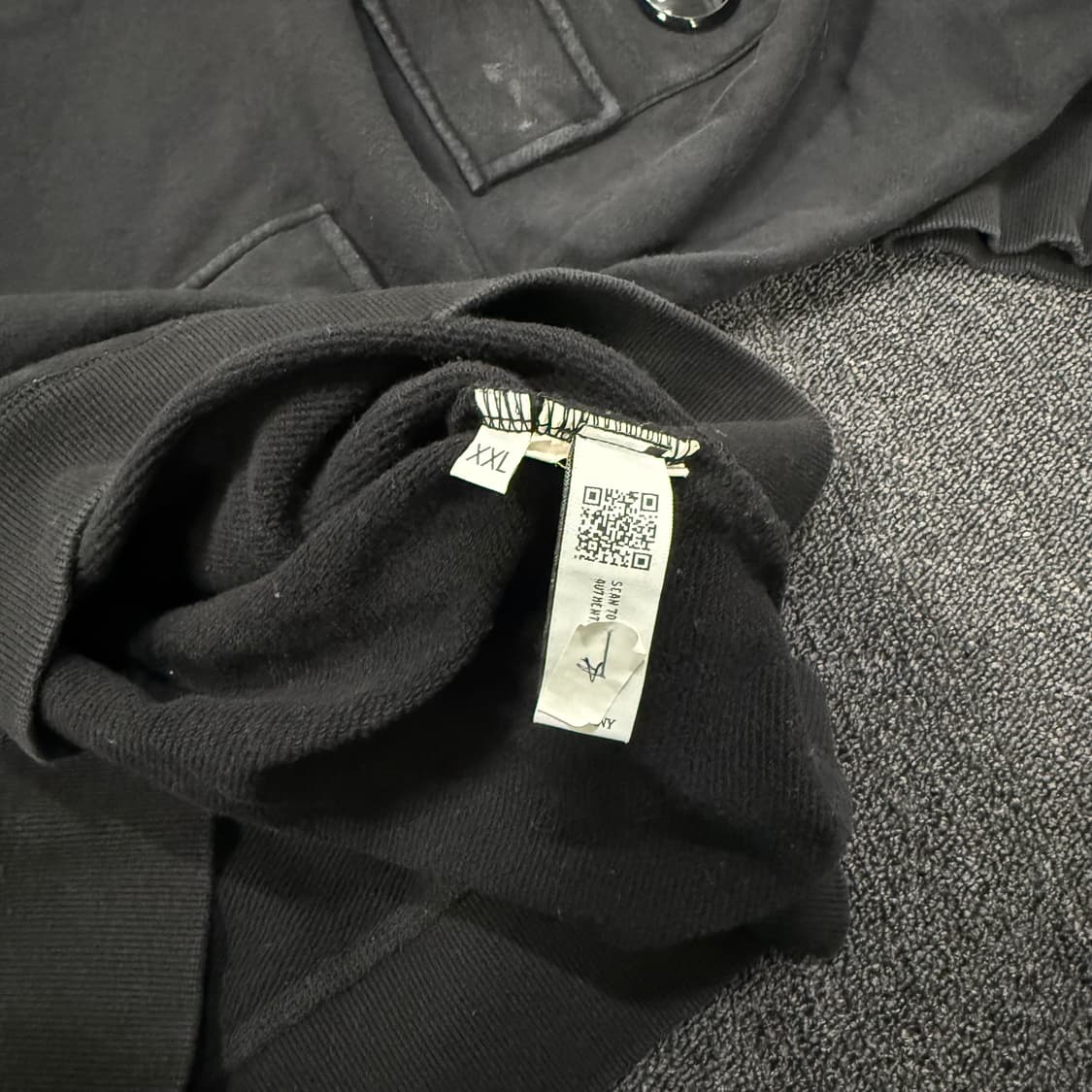 CP컴퍼니 포켓 디테일 렌즈와펜 맨투맨  상품이미지7