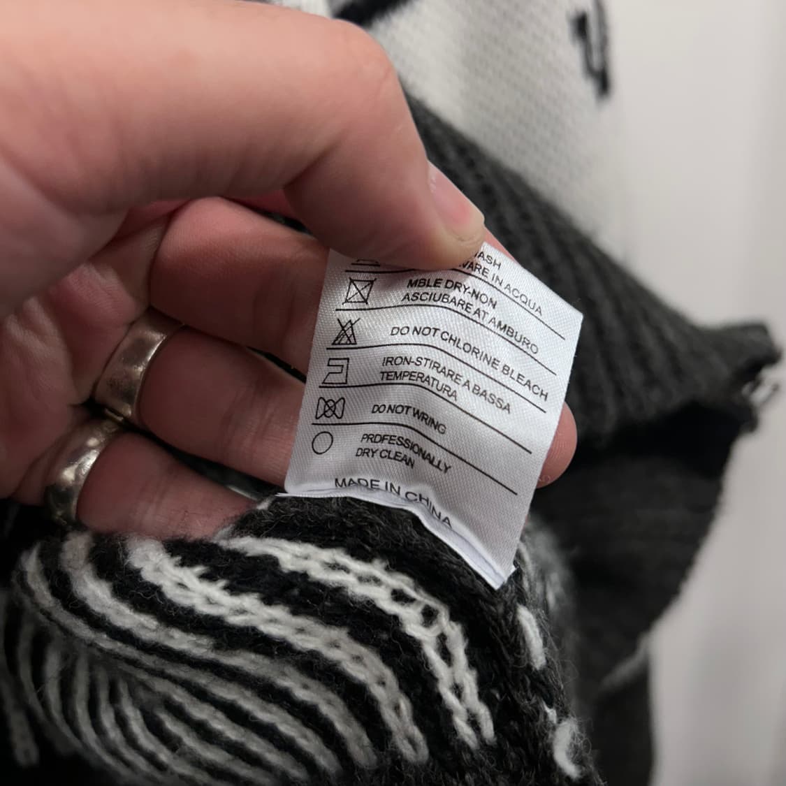 로웰 노르딕 패턴 하이넥 코위찬 니트집업 상품이미지4