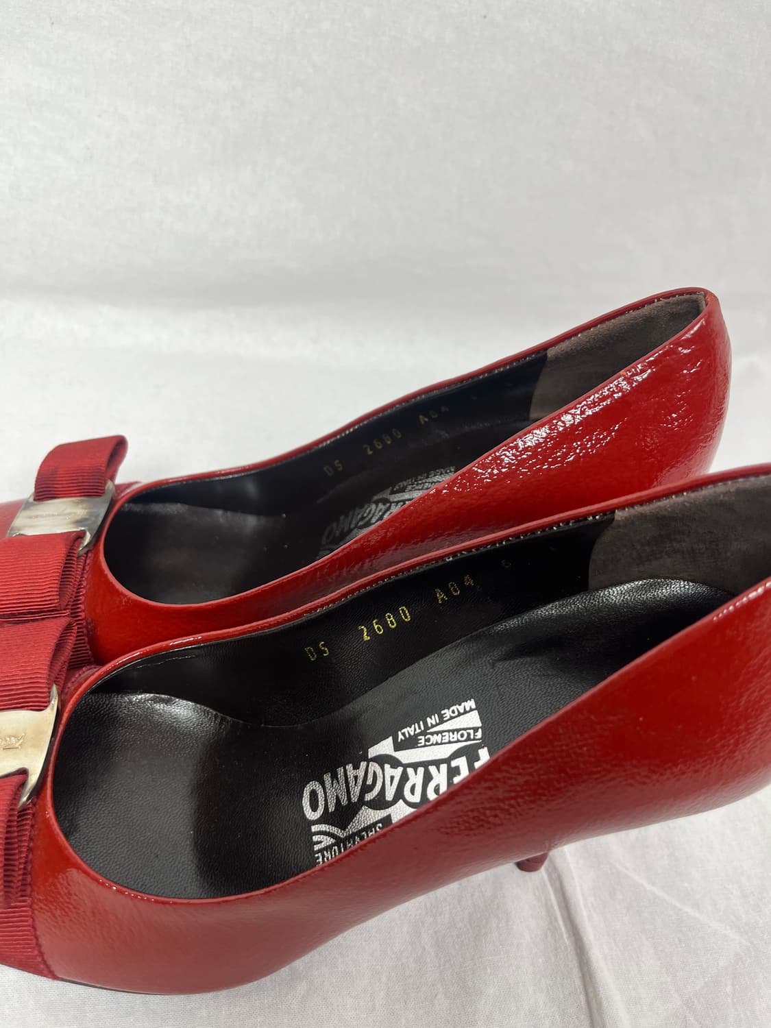 Salvatore Ferragamo 딥레드 컬러 펌프스 힐 상품이미지4