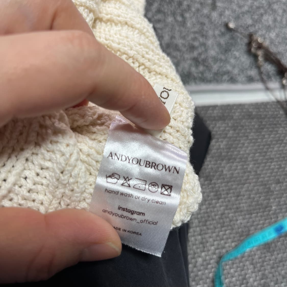 앤유브라운 원숄더 니트 탑 상품이미지2
