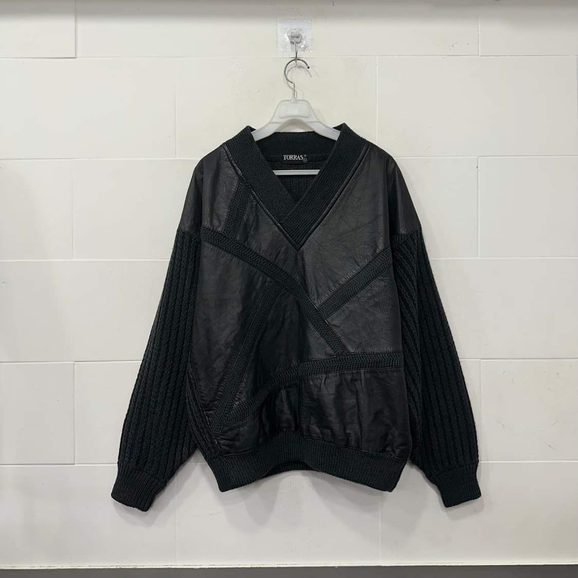 토라스 램스킨 가죽 니트 상품이미지1