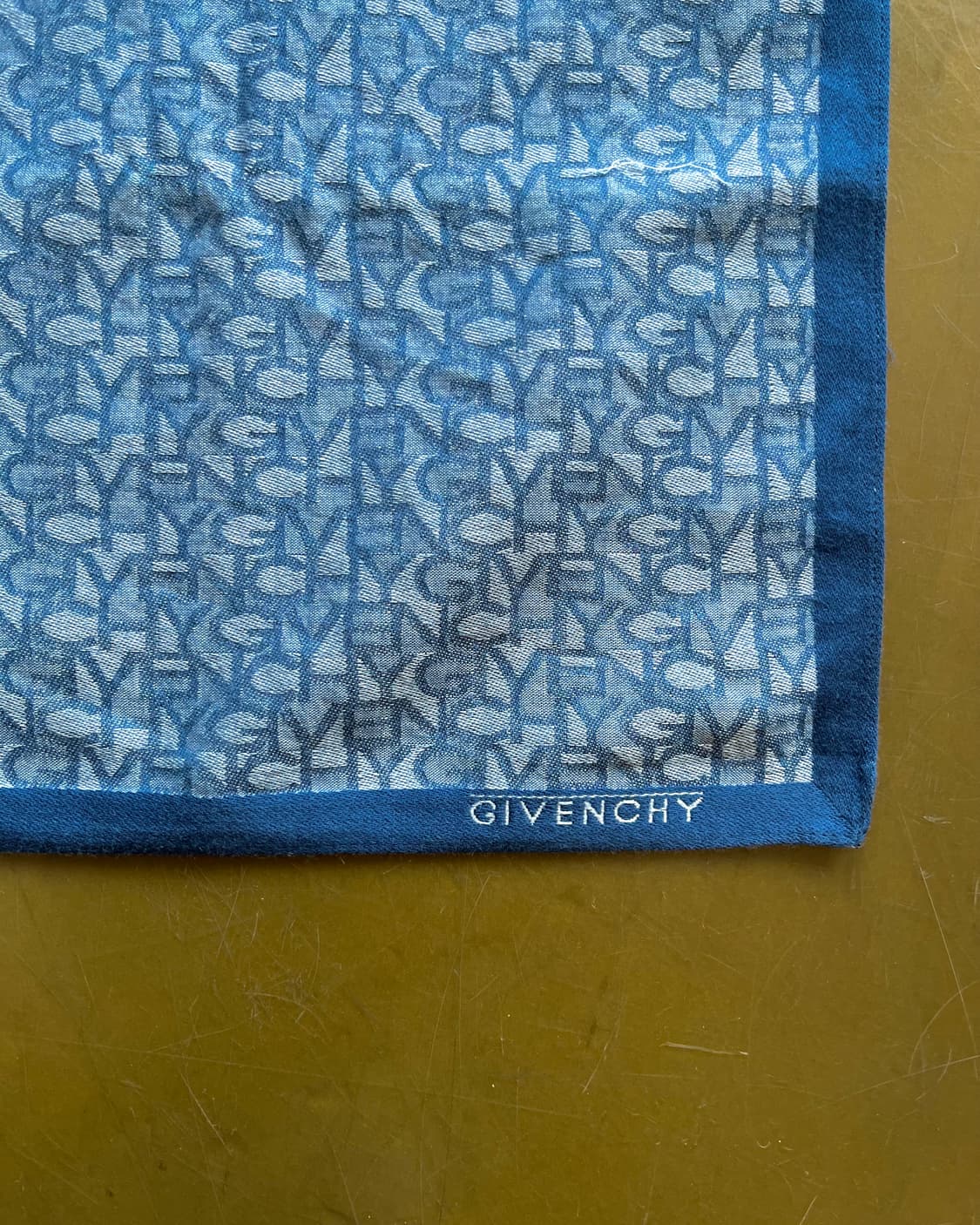 Old GIVENCHY Spel-out Bandana Scarf 상품이미지5
