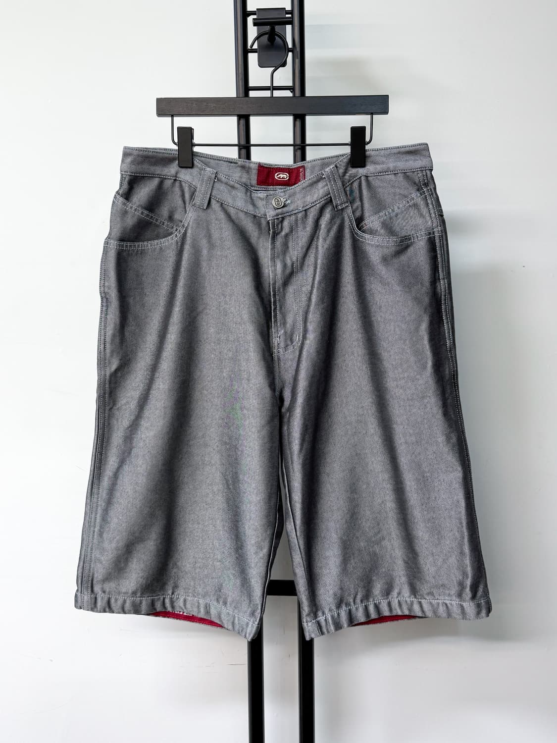 에코 메탈릭 실버 버뮤다 쇼츠 상품이미지2