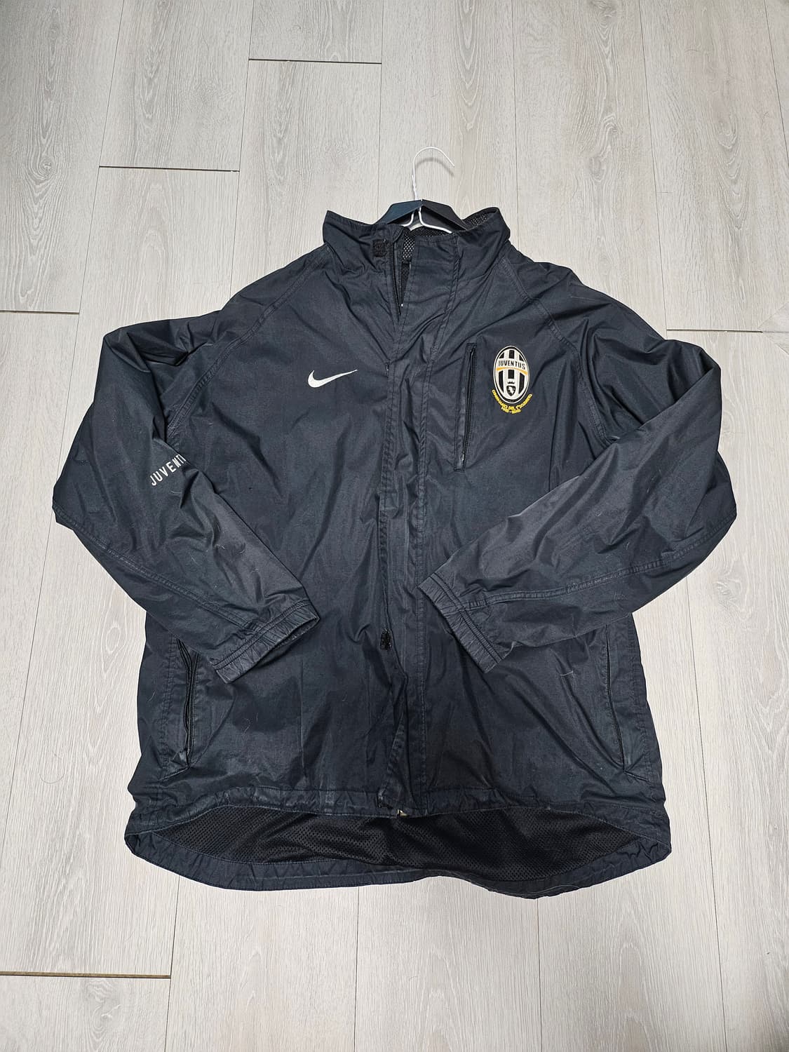 나이키 00s 유벤투스 바람막이 M 상품이미지1
