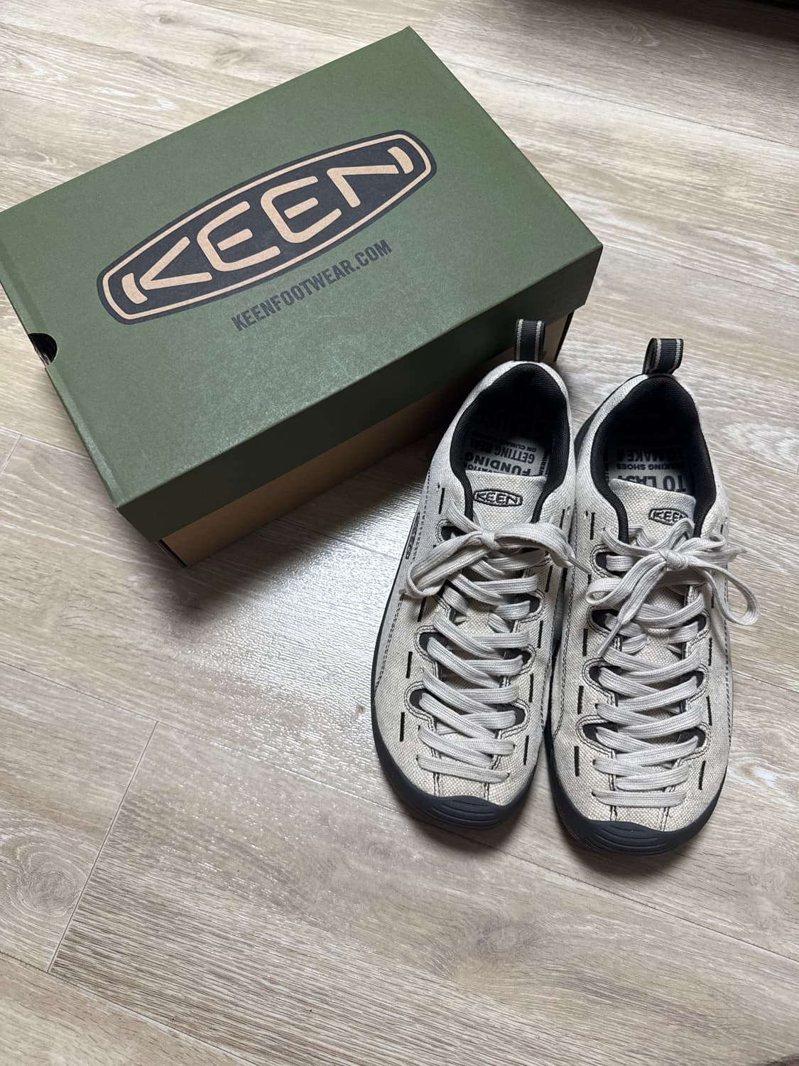 KEEN 킨 재스퍼 아이보리 스니커즈 상품이미지1