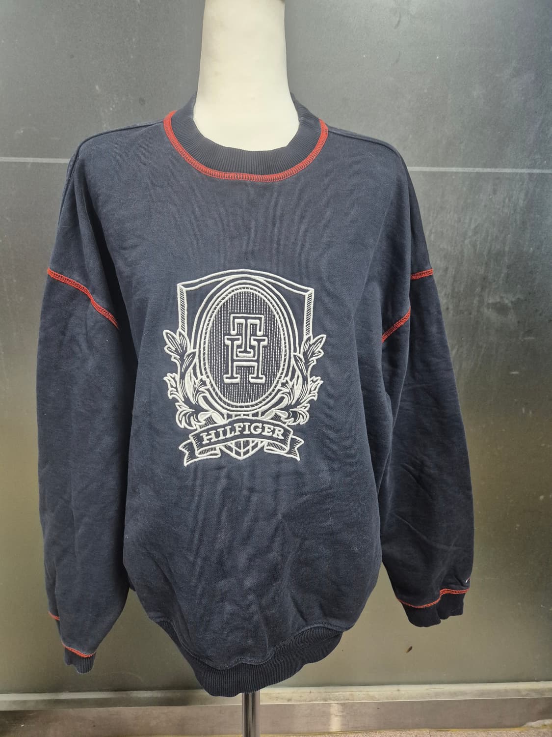 타미힐피거 네이비 빈티지 맨투맨 상품이미지1