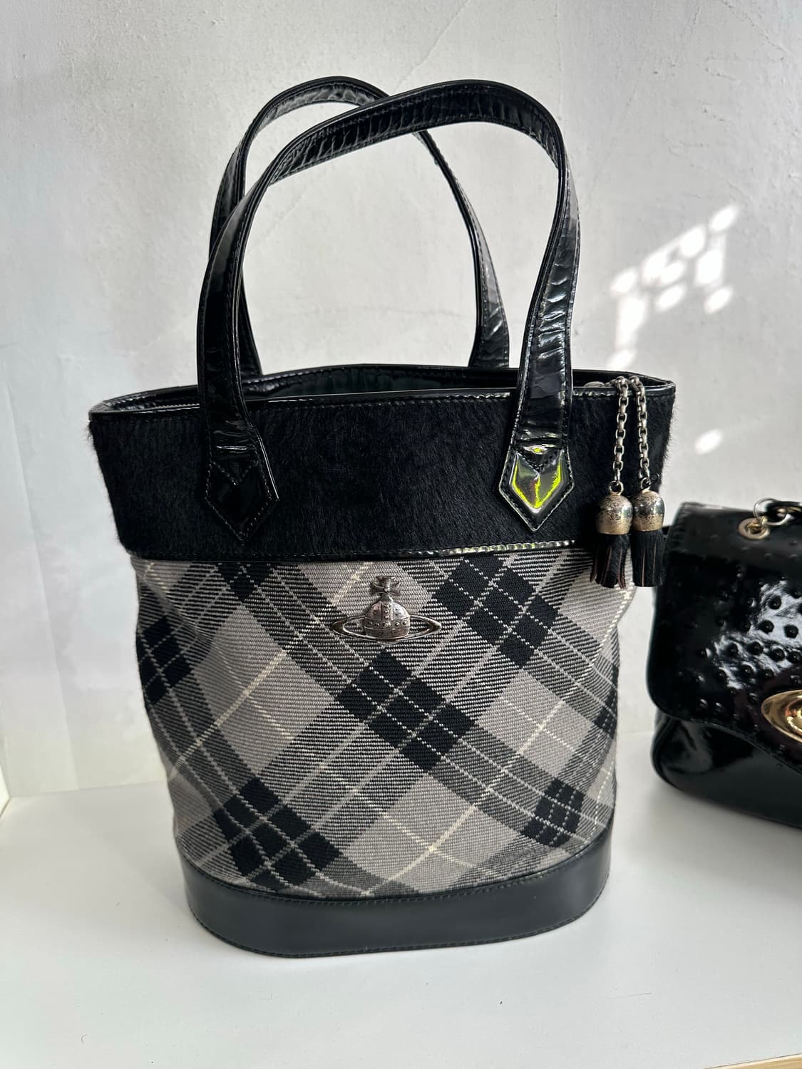 비비안웨우스트  토트백  상품이미지2