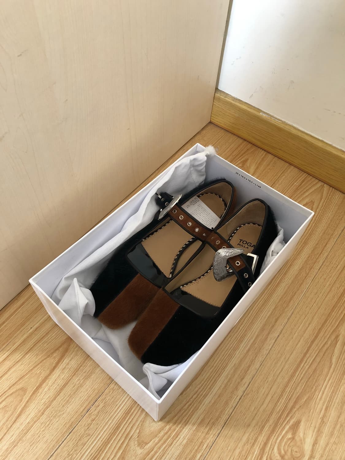 Toga Pulla 퍼 버클 메리슈즈 상품이미지5