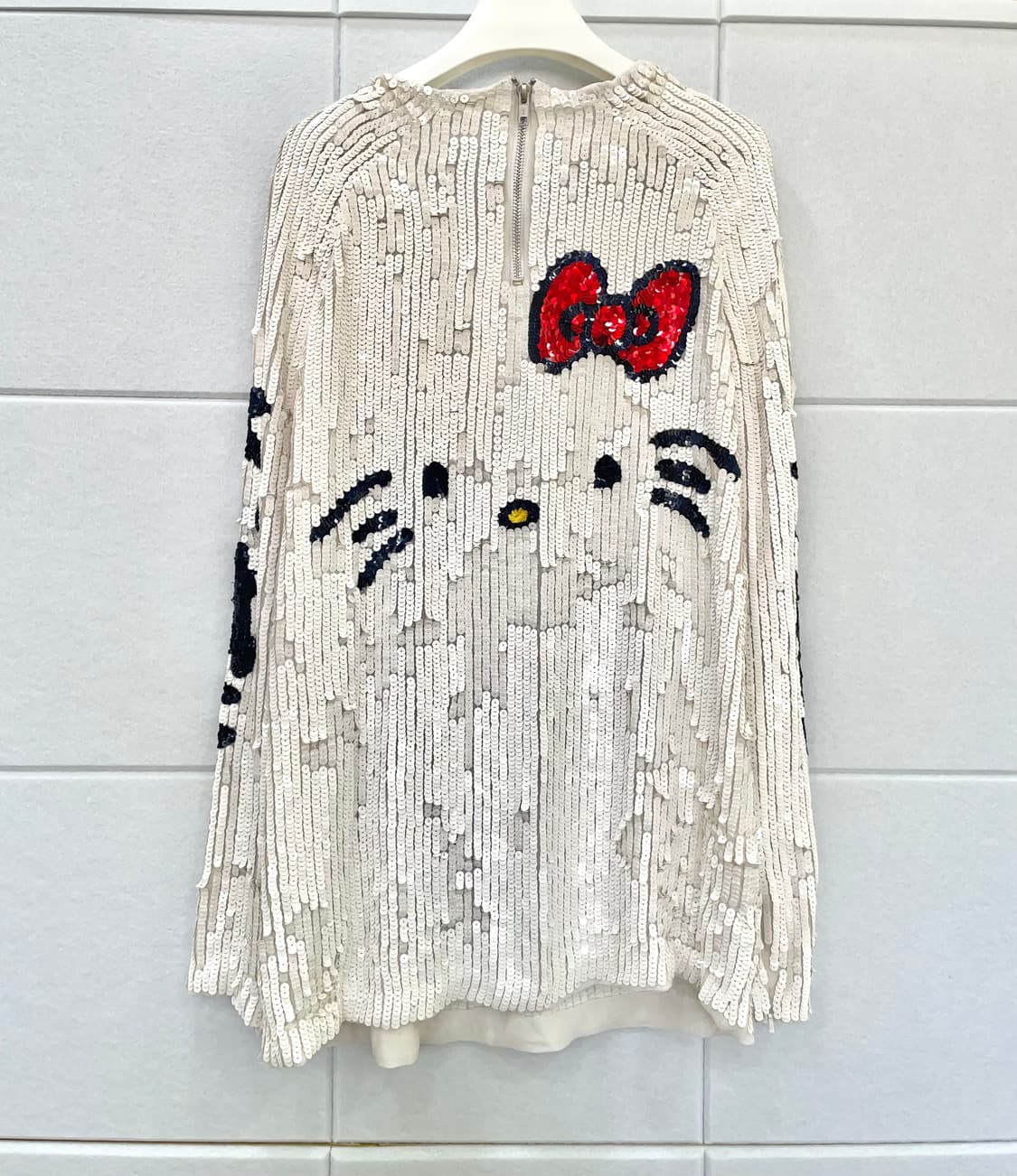 ASOS아소스 x 산리오 헬로키티 풀 시퀸 탑 상품이미지2