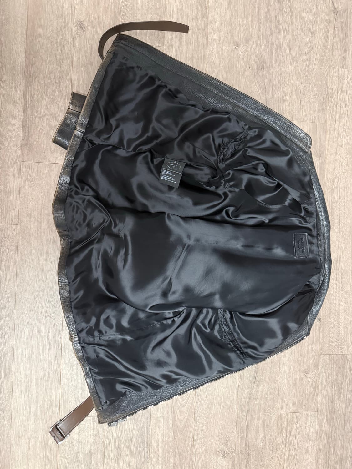 Prada 24fw 벨티드 레더 블루종 자켓 42  상품이미지5