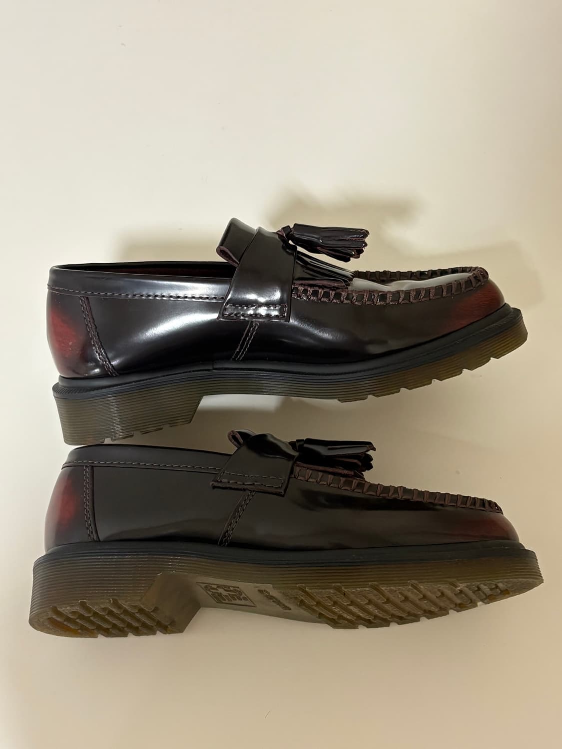 닥터마틴 아드리안 버건디 체리 컬러 테슬 로퍼 상품이미지4