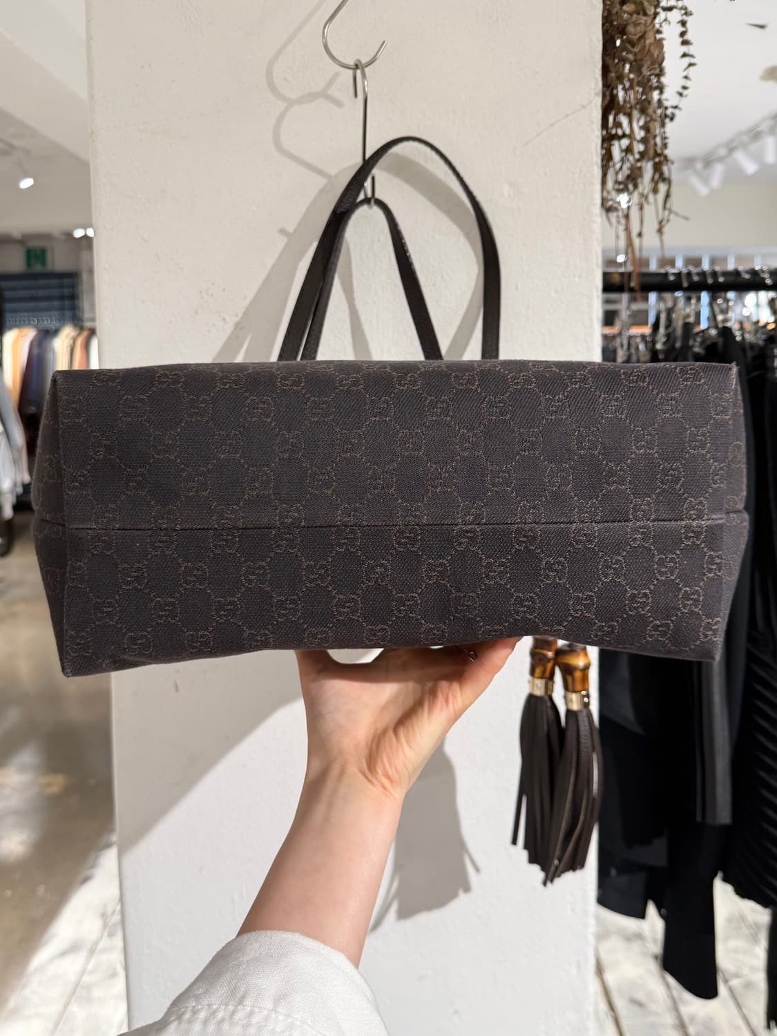 구찌 브라운 GG 모노그램 캔버스 숄더백 상품이미지6