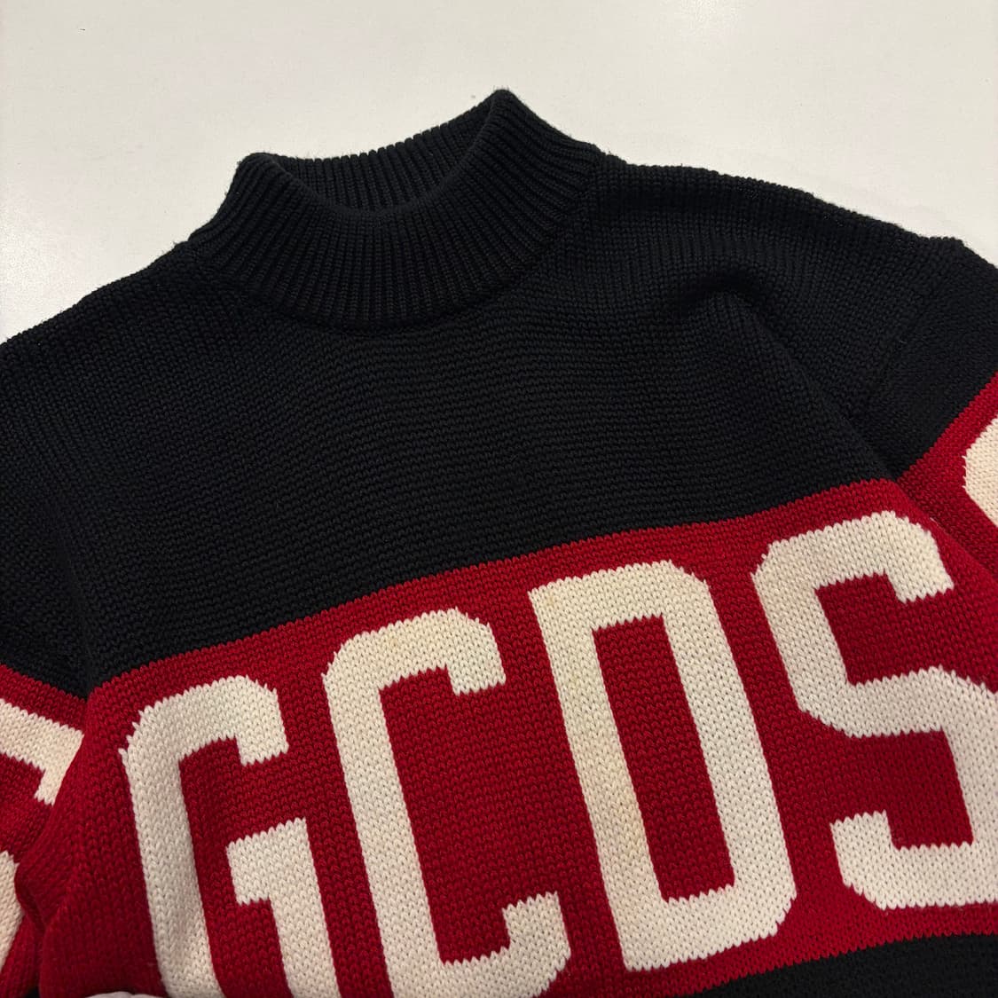 [L] GCDS 블랙/레드 로고 니트 스웨터 B579 상품이미지3