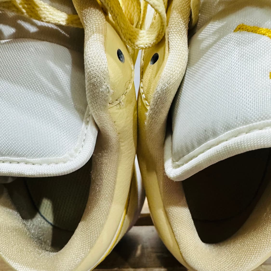 245) 나이키 운동화 여성 여자 신발 에어 조던 1 로우 옐로우 상품이미지8