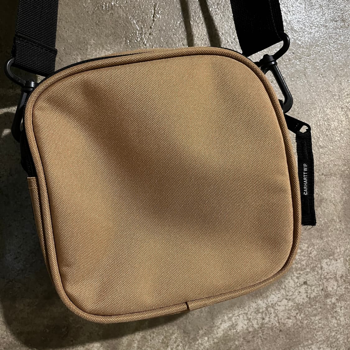 칼하트 wip 미니 크로스백 상품이미지7