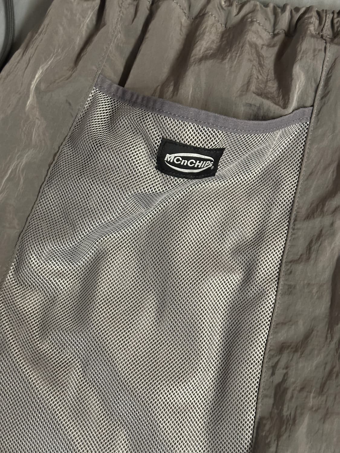 맥앤칩스 메탈 벨크로 짐색 백팩 가방 다크퍼플 상품이미지4